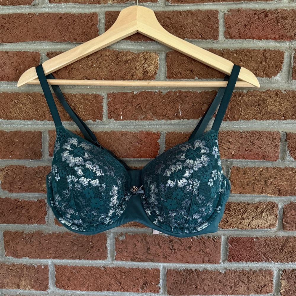 victoria secret.   body by victoria. dark green.  emerald.  push up. lined demi